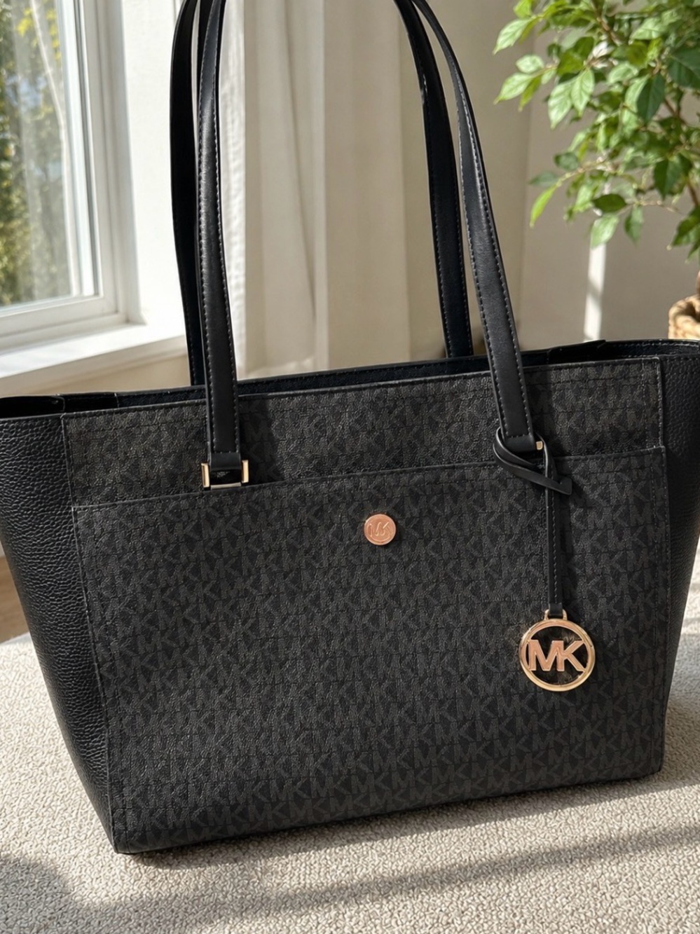 Michael Kors Jet Set Travel Large Tote – Black Signature MK Logo